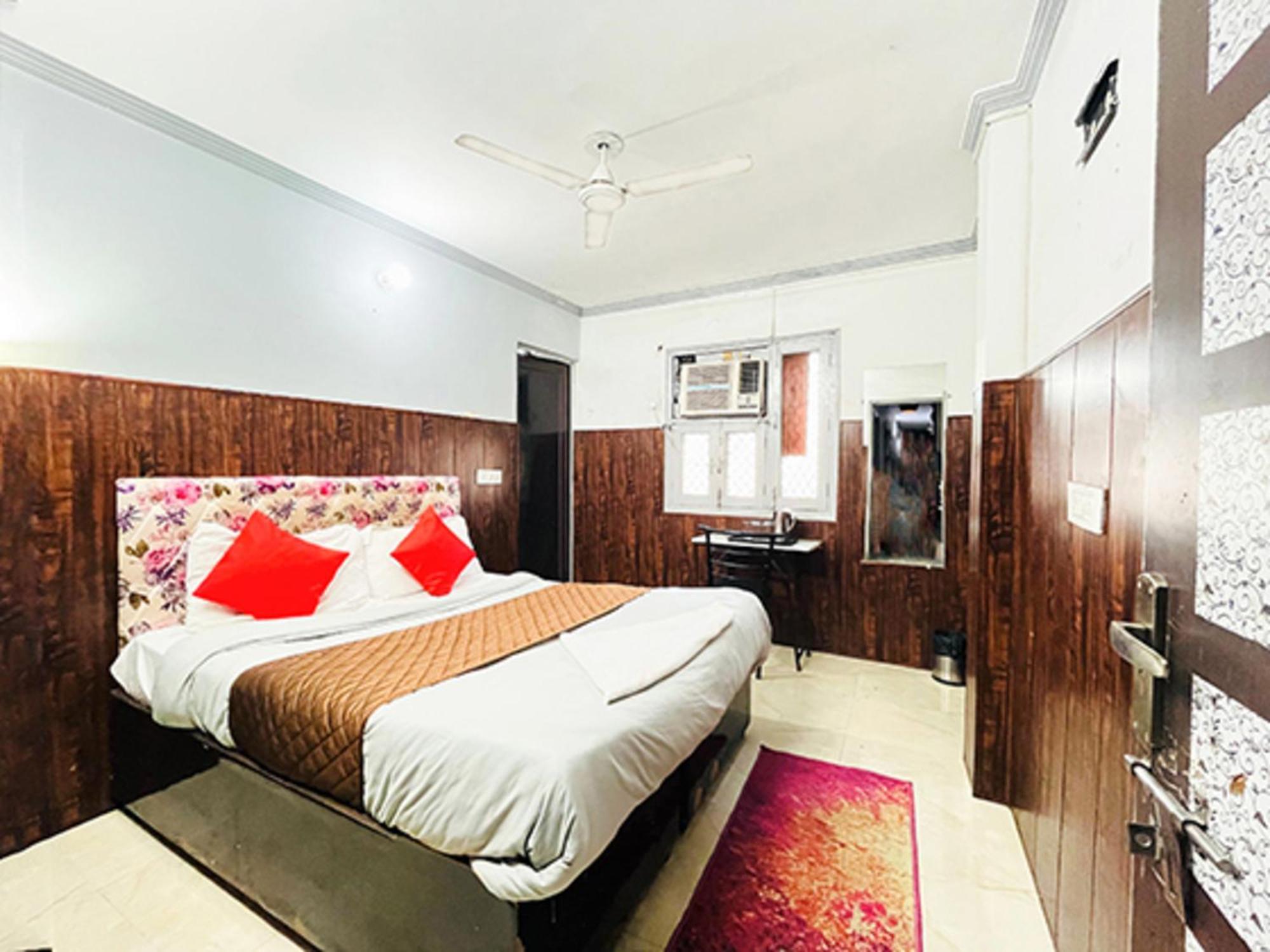 Hotel Commodo - Near Dhaula Kuan New Delhi Exterior photo