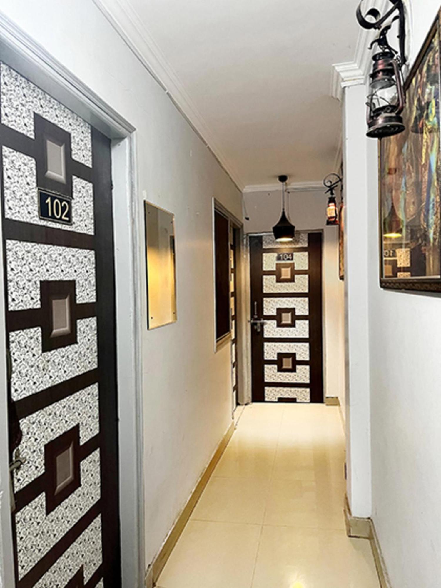 Hotel Commodo - Near Dhaula Kuan New Delhi Exterior photo